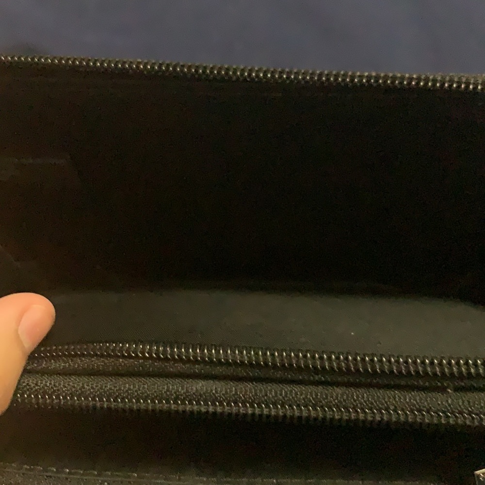 A bag - Picture 7 of 8